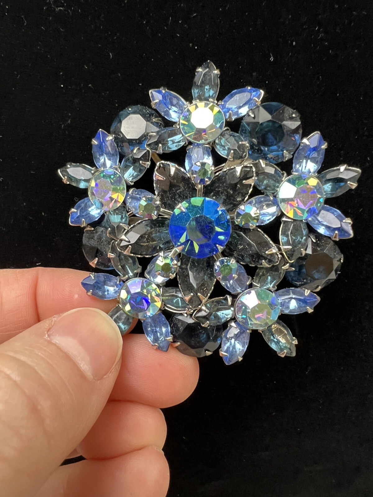 Vtg Blue Rhinestone Brooch Round Flower Sparkle Unsigned Costume Fancy