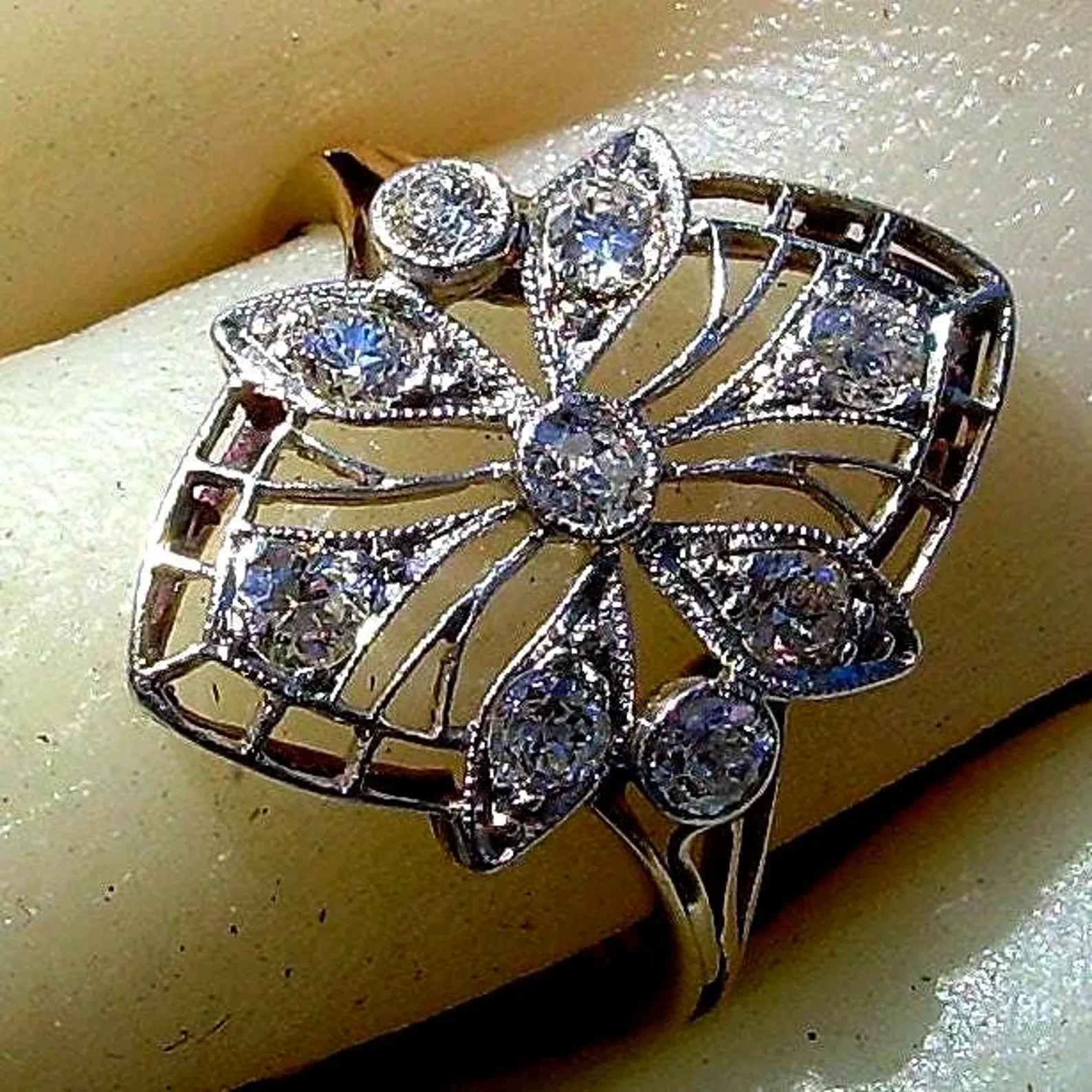 Original EARTH MINED DIAMOND Deco Engagement Ring 1 carat Antique PLATINUM 14K
