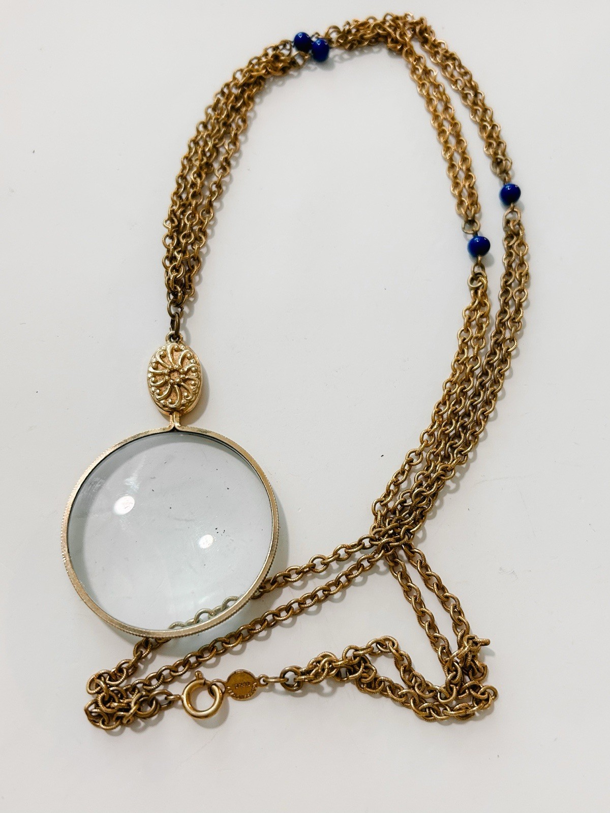 Vintage Signed ACCESSOCRAFT NYC Magnifying Glass Pendant Necklace 33″ Long