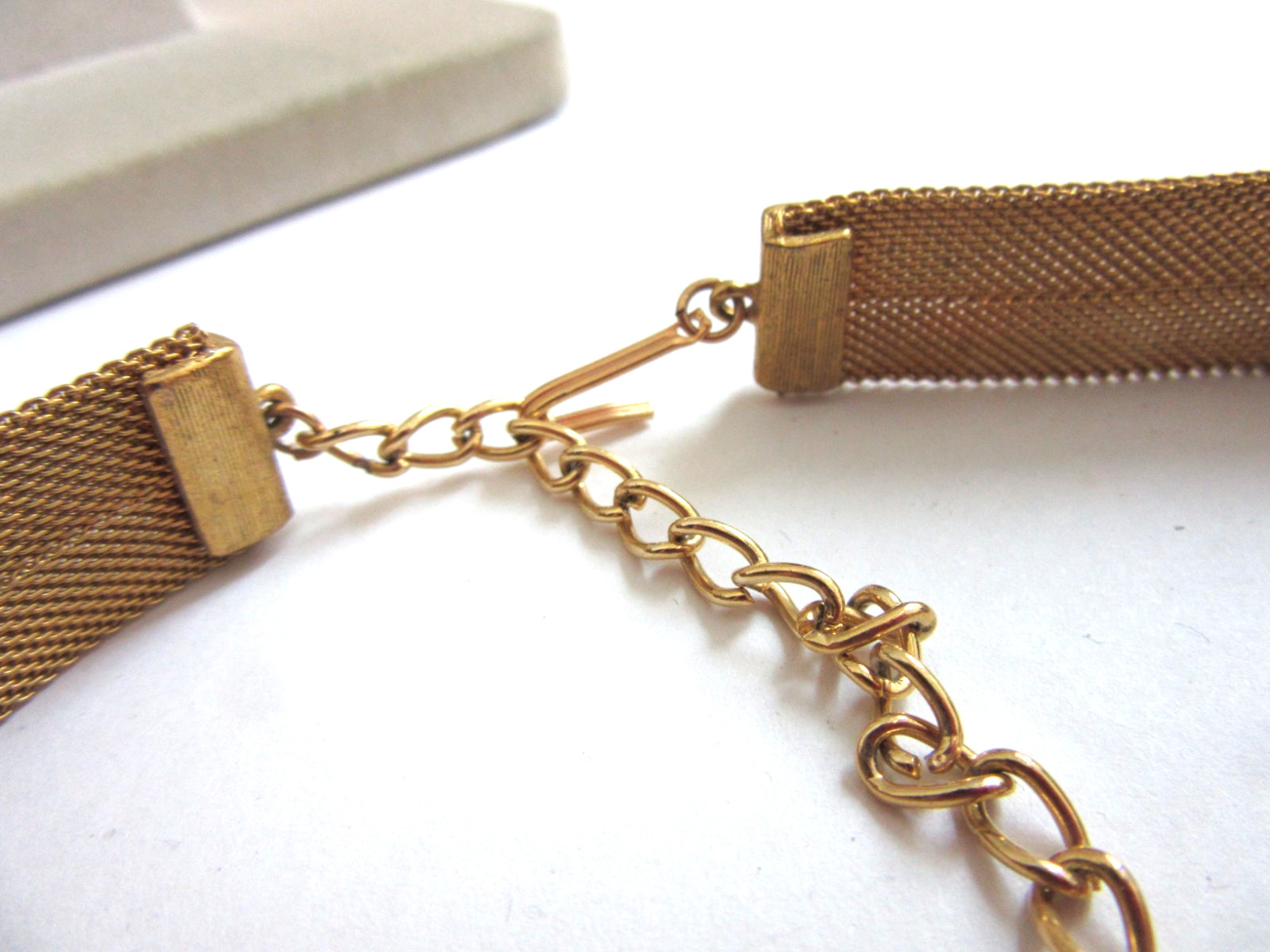 Vintage gold tone Mesh link choker necklace – approx. 11″ long