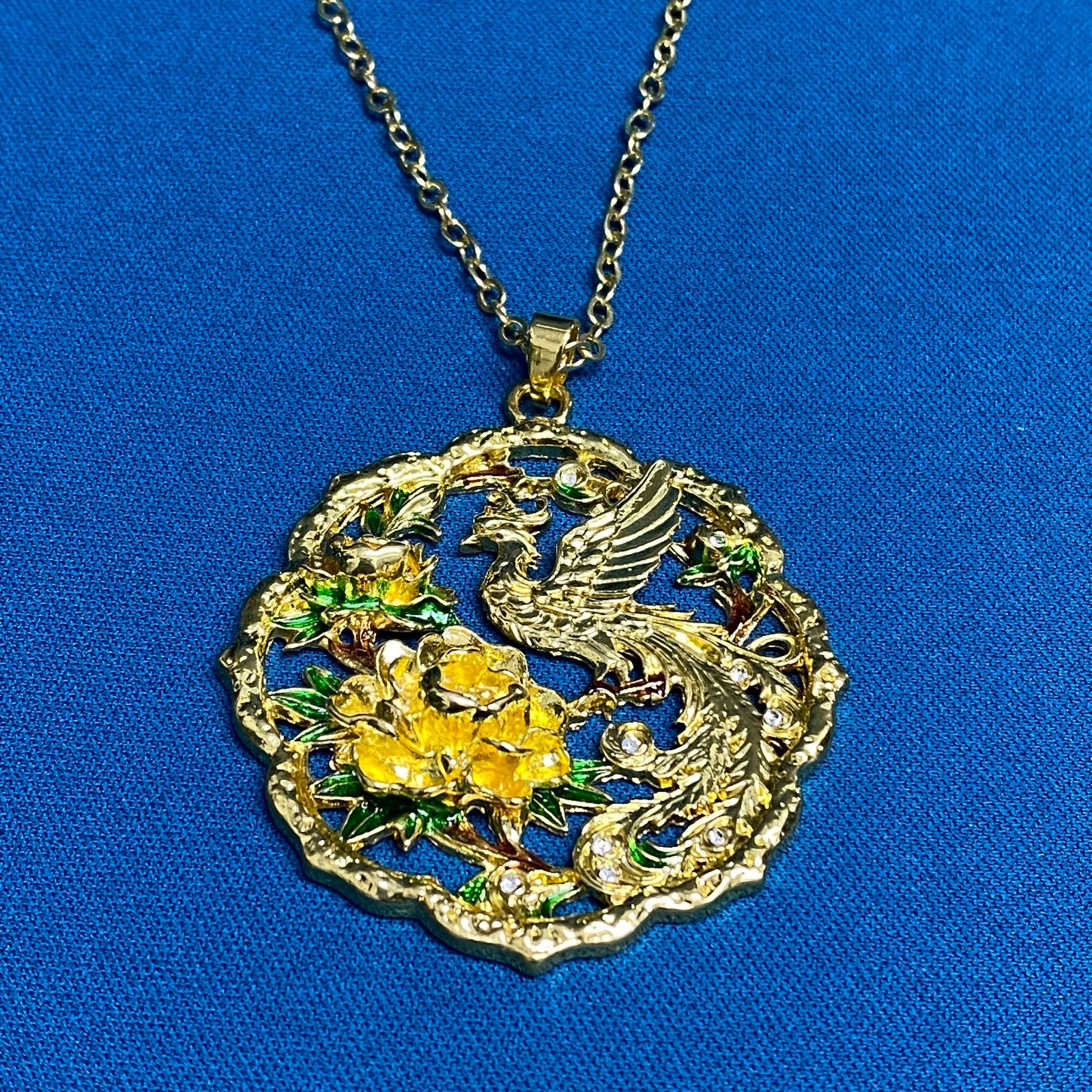 Vintage Chinese-Style Bird Pendant – Openwork Filigree with Jade-Toned Accents