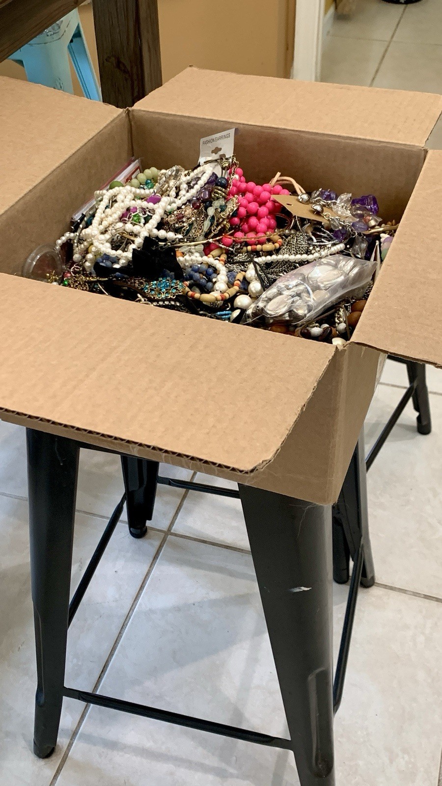 HUGE 19+ POUNDS COSTUME JEWELRY CRAFT WEAR TANGLED JUNK JEWELRY MAKERS LOT# 22