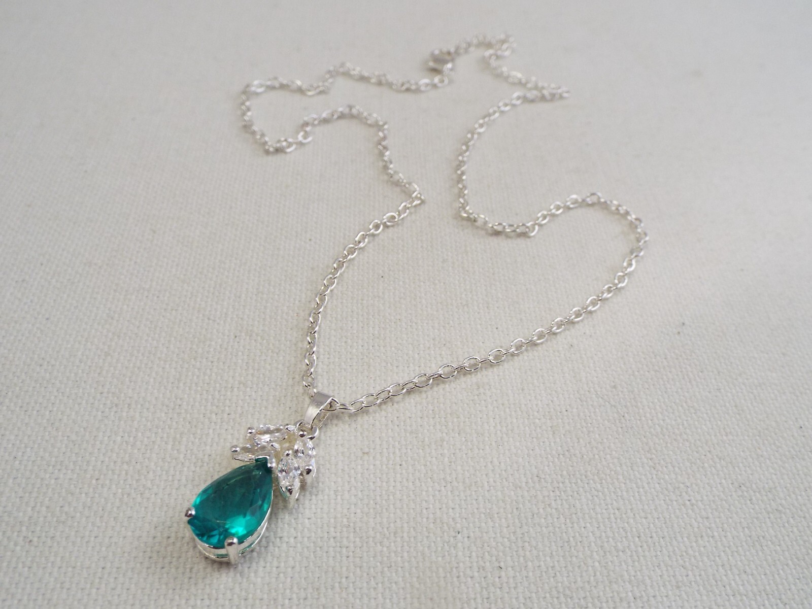 Silvertone Teal Rhinestone Pendant Necklace (C21)