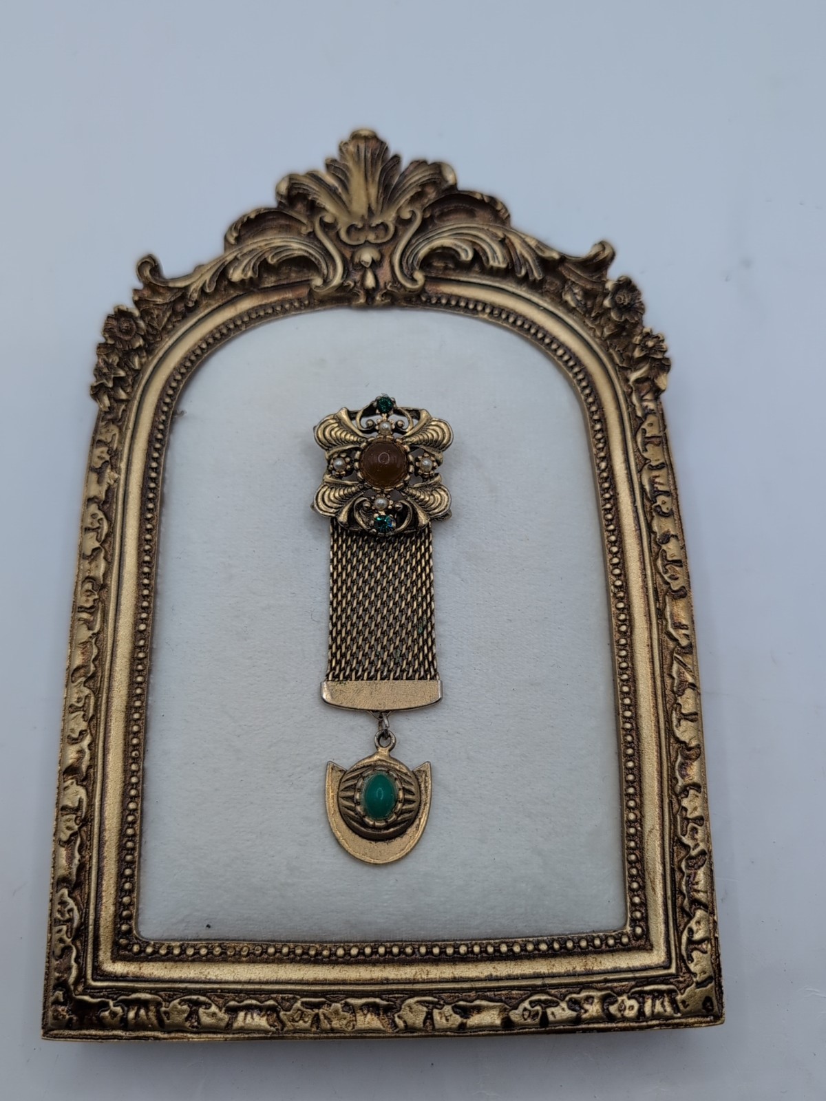 Victorian Mesh Dangle Style Brooch Ornate With Rhinestone Faux Pearls Gold Tone