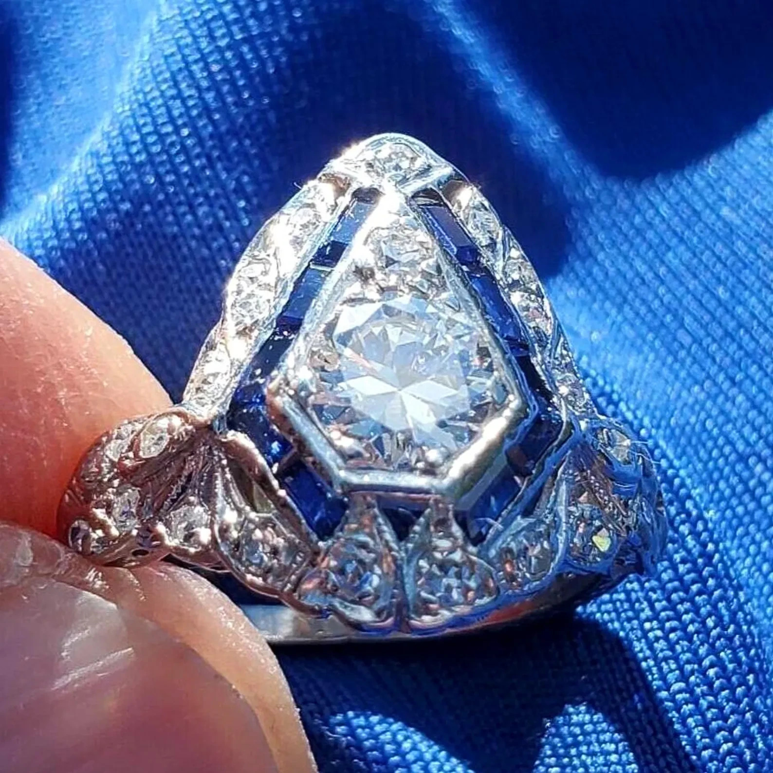 Original EARTH MINED DIAMOND Deco Engagement Ring PLATINUM Statement Solitaire 5