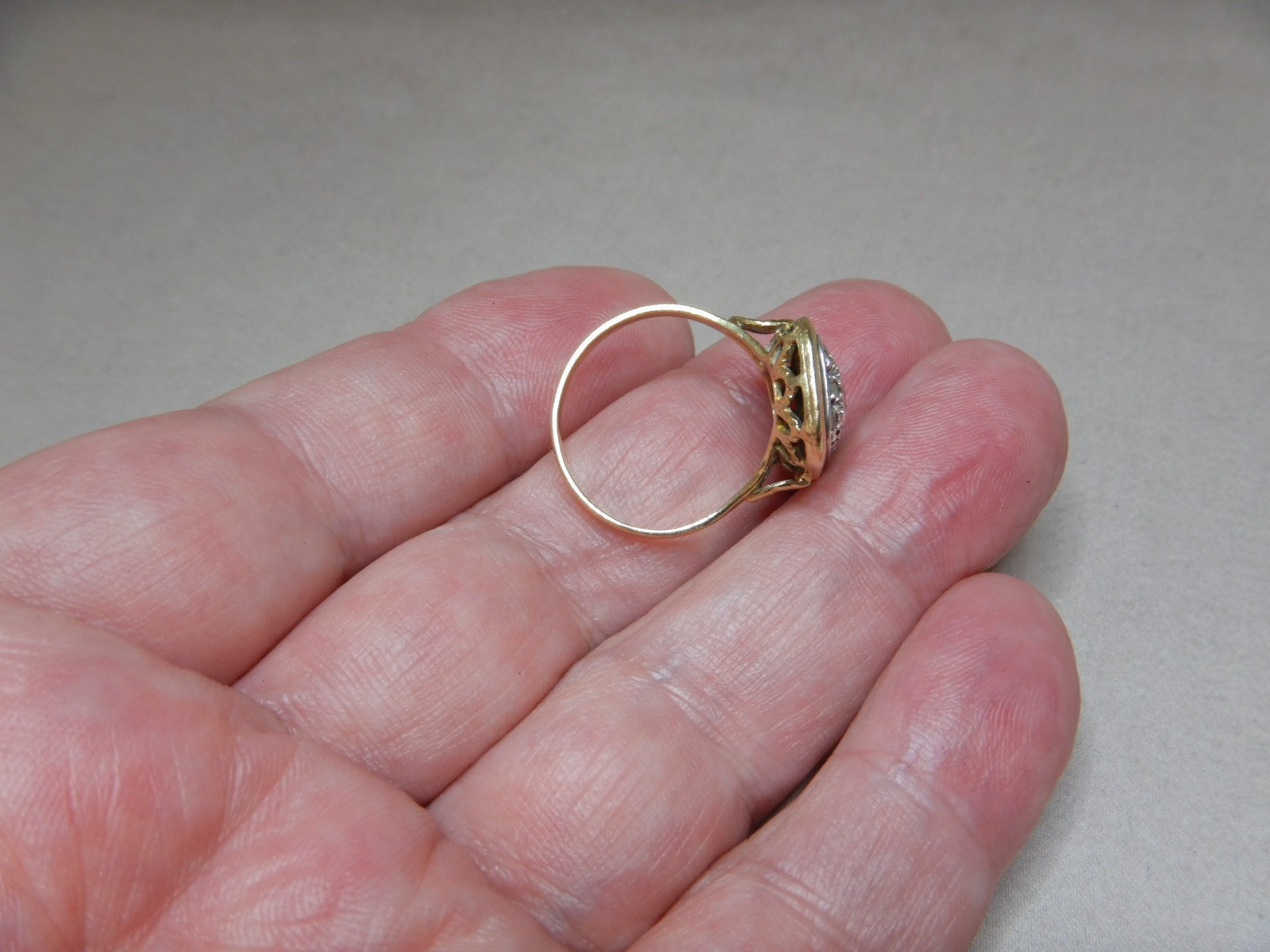 VINTAGE 18ct GOLD DRESS RING SET WITH A BLUE SAPPHIRE AND ROSE CUT DIAMONDS 4080
