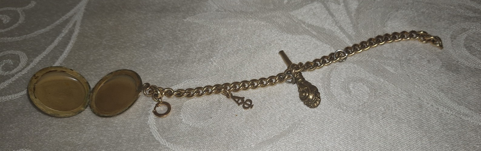 VINTAGE VICTORIAN ENGRAVED LOCKET W/ LINK CHAIN, CHARM & CLOCK KEY