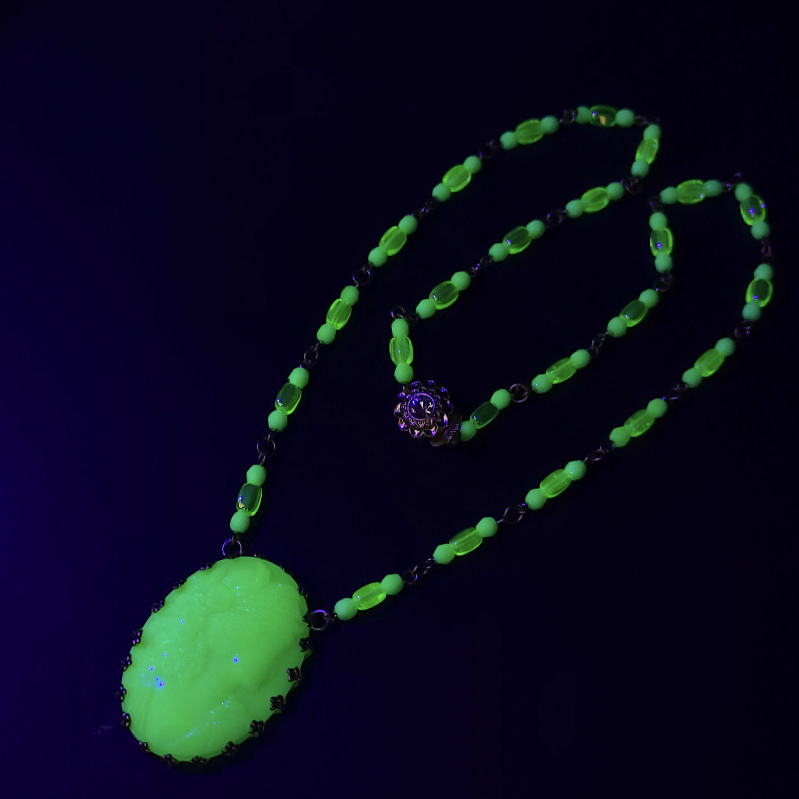 Uranium Glass Necklace 21” Cameo Pendant Vaseline Green Czech Beads