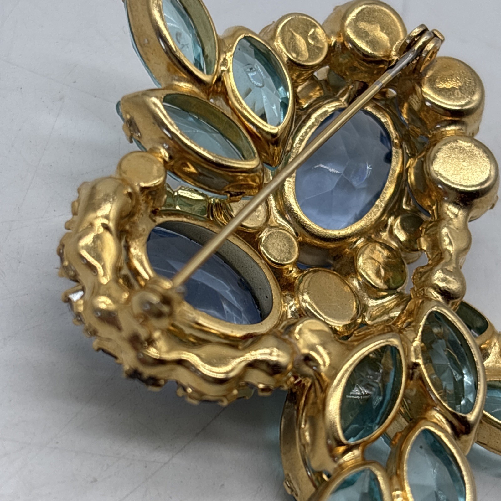 Juliana D&E Brooch/Pin OWL Aquamarine & Turquoise Rhinestone 2×2” Beautiful