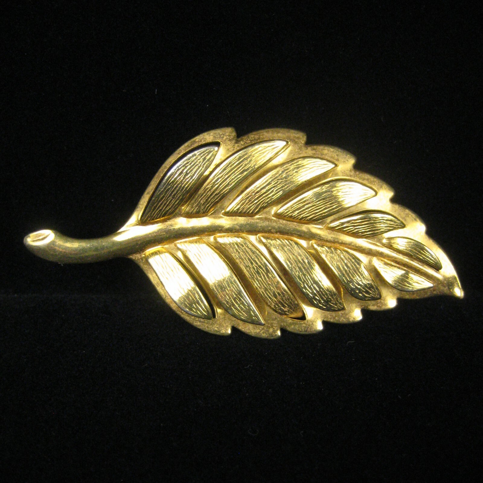Leaf Pin Brooch 2.8 In Vintage Goldtone Open Work Stem Leaves Women Estate