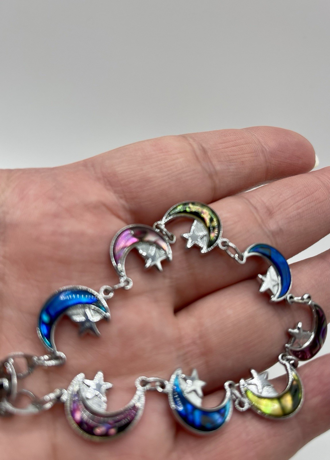 Celestial Moon Star⭐️Rainbow Dyed Abalone Charm Vintage Bracelet 7 Inch EUC