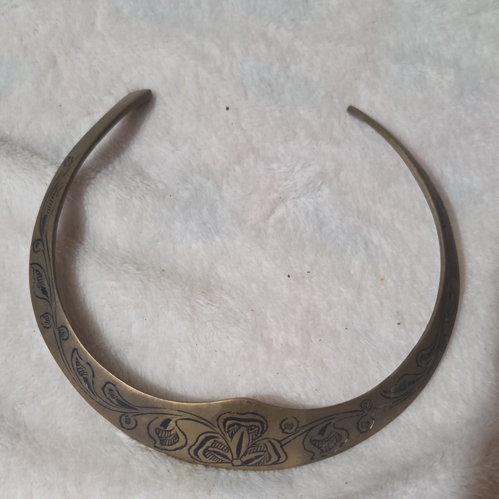 Vintage Engraved Floral Brass Open choker, Gold Tone Unisex Adults