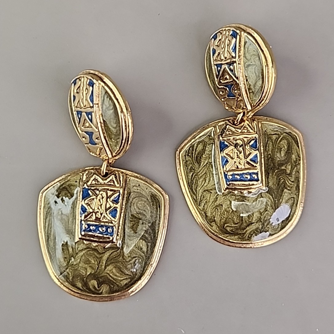 Vintage Berebi Clip On Earrings Dangle Green Enamel Asian Gold Tone 2″