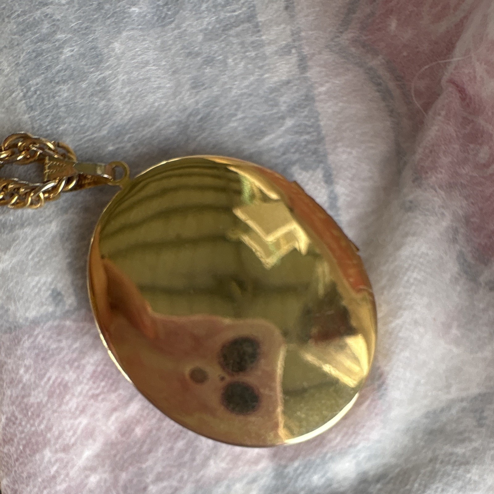 Gold Tone Rope Chain Necklace with Oval Pendant, Unisex Adults, No Stone