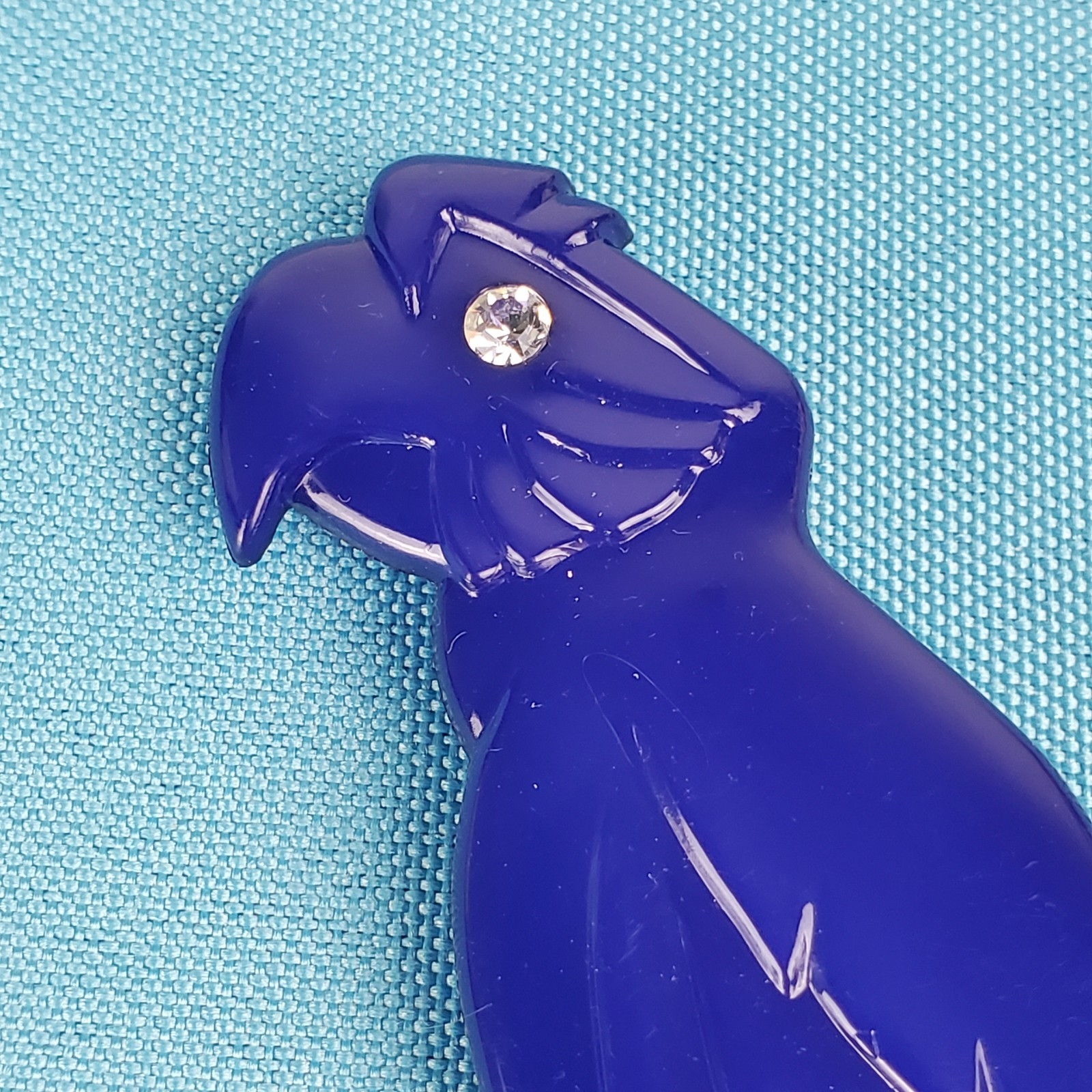 Buch Deichmann Vintage 1960 Denmark Blue Parrot Brooch In Very Good Condition