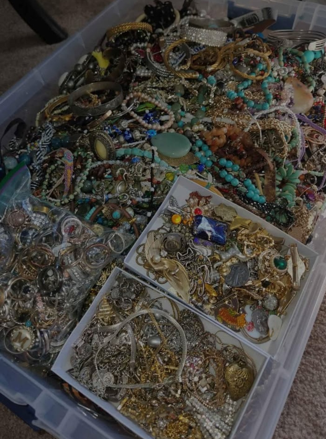2 Pounds Jewelry Costume Vintage Mix LBS necklaces bracelets pins rings etc lbs