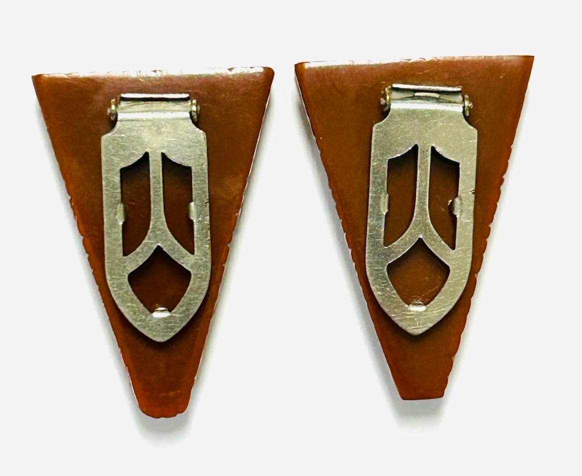 Vintage Pair Of Art Deco Carved Flower Brown Bakelite Dress Clip Tested Estate