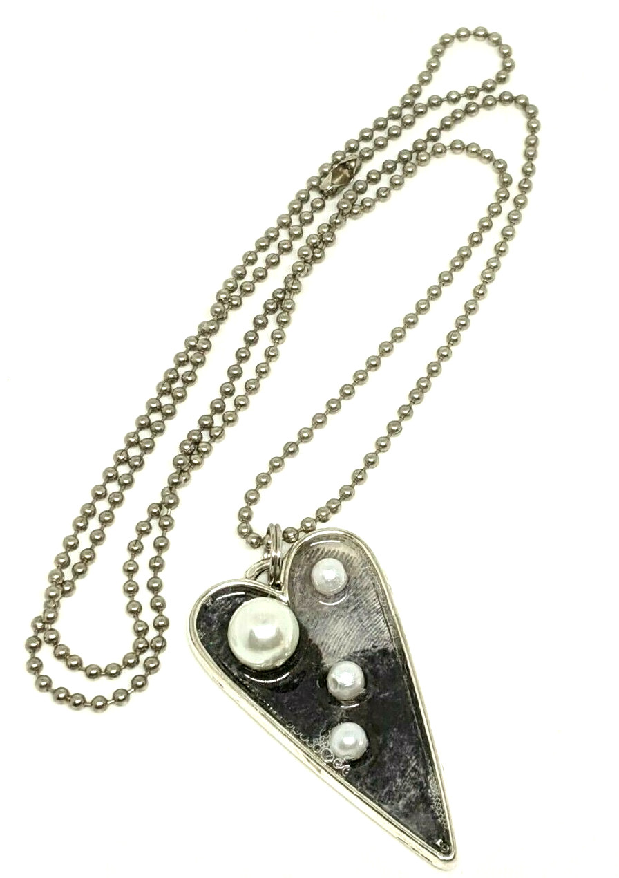 Necklace Silver Grey Faux Pearl Heart Dog Tag Style Cool B19-7