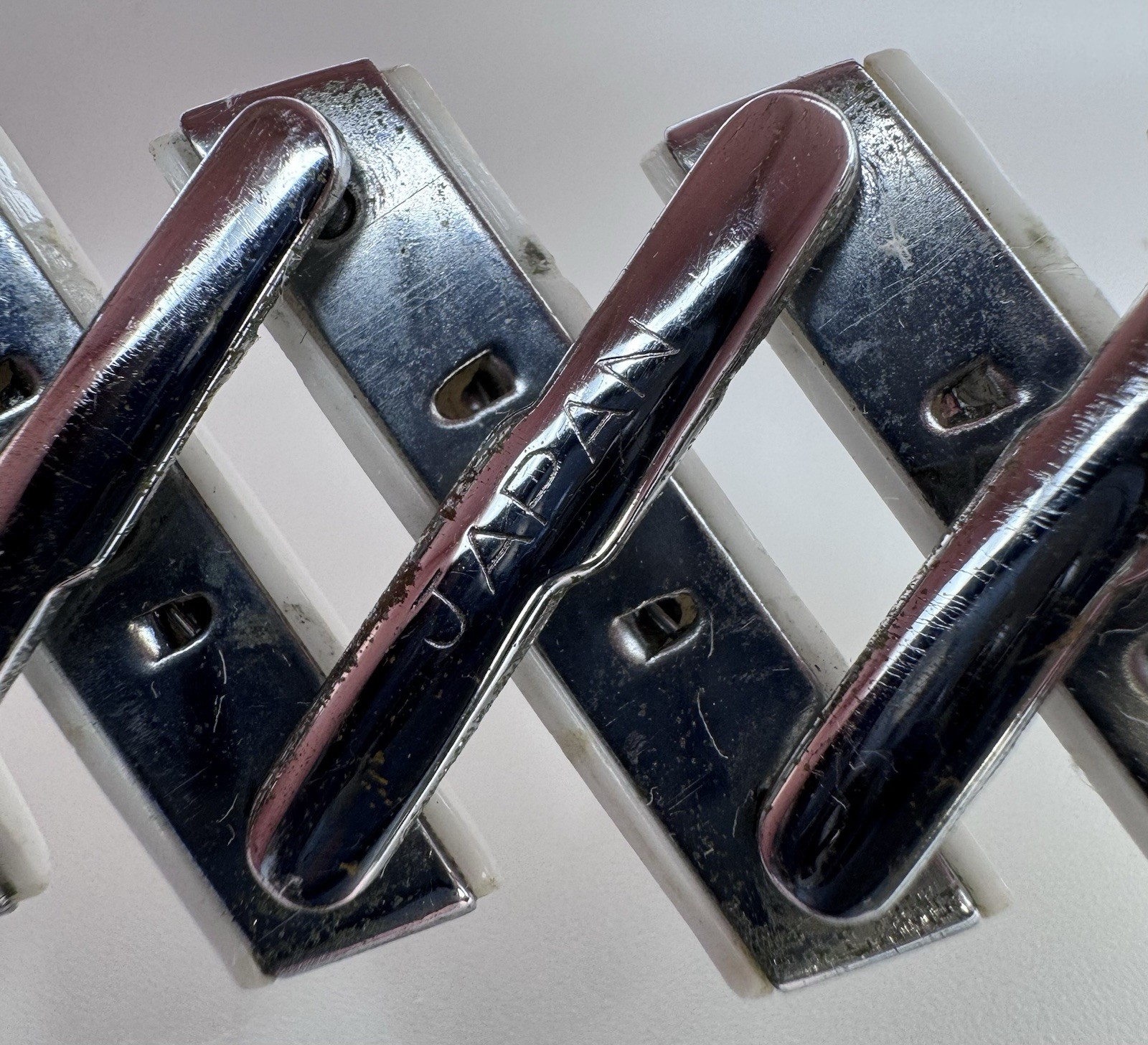 Vtg Bracelets Expandable Stretch Lucite Japan Hong Kong Silver White 3 Set