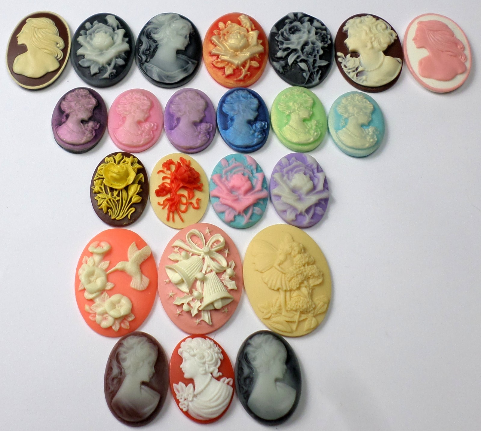 23 of 27-40mm Mixed Lot of Vintage Oval Cameos Cabs, for Pendant Settings Mint