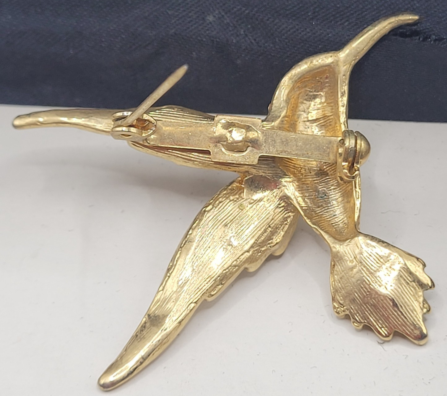 Vintage Dale Kinkaid 1988 Hummingbird Pendant Ruby Eye Gold Tone Bx & COA Signed