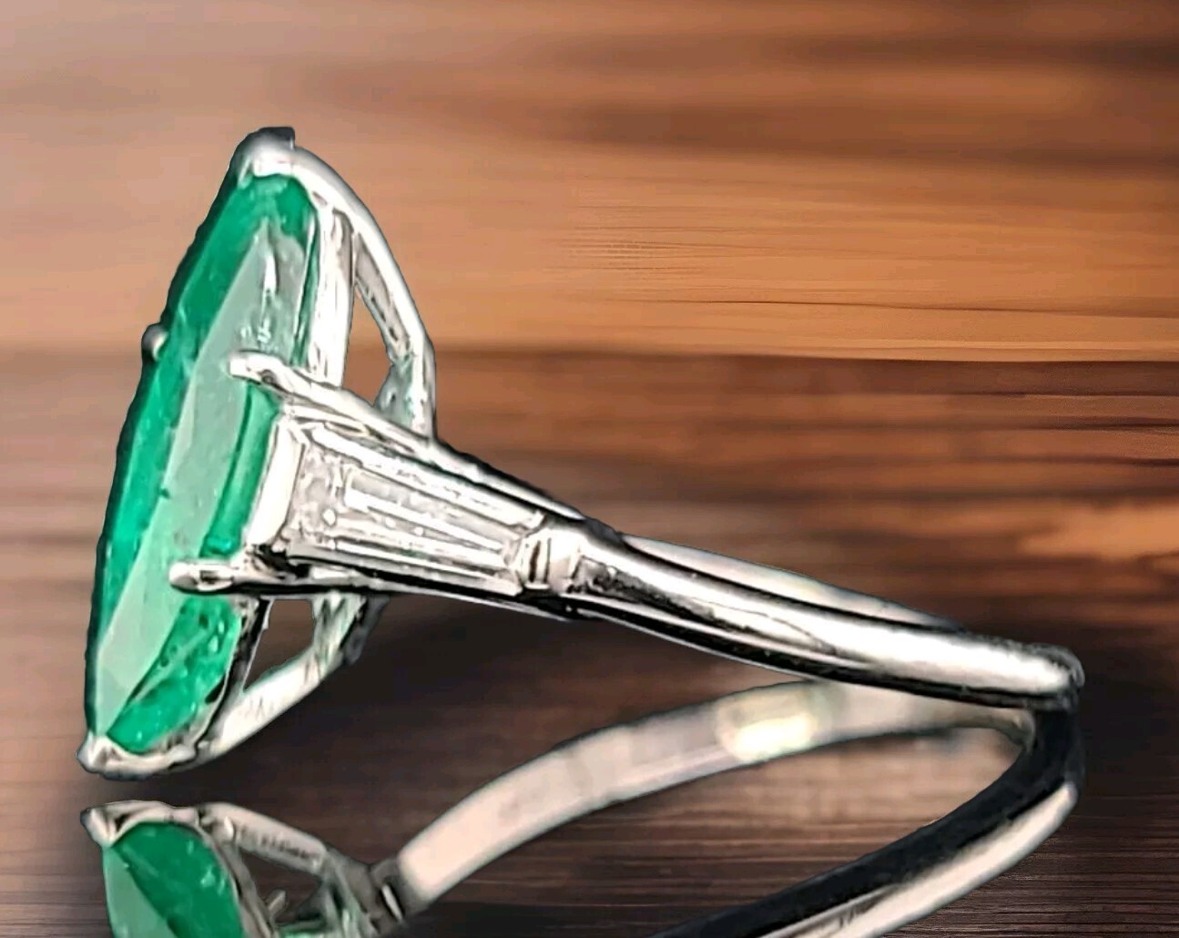 Vintage Platinum Engagement Ring 2.09CT. Gem Natural Green Emerald Marquise Cut