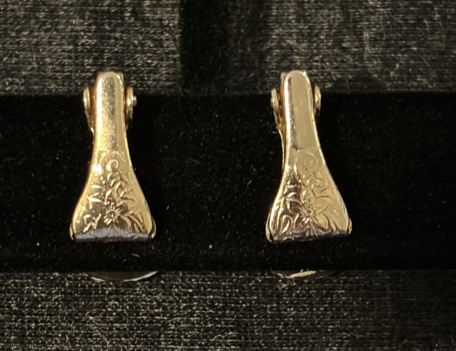 Vintage Aurora Borealis Crystal Pear-Shaped Rhinestones Pat. 1967965