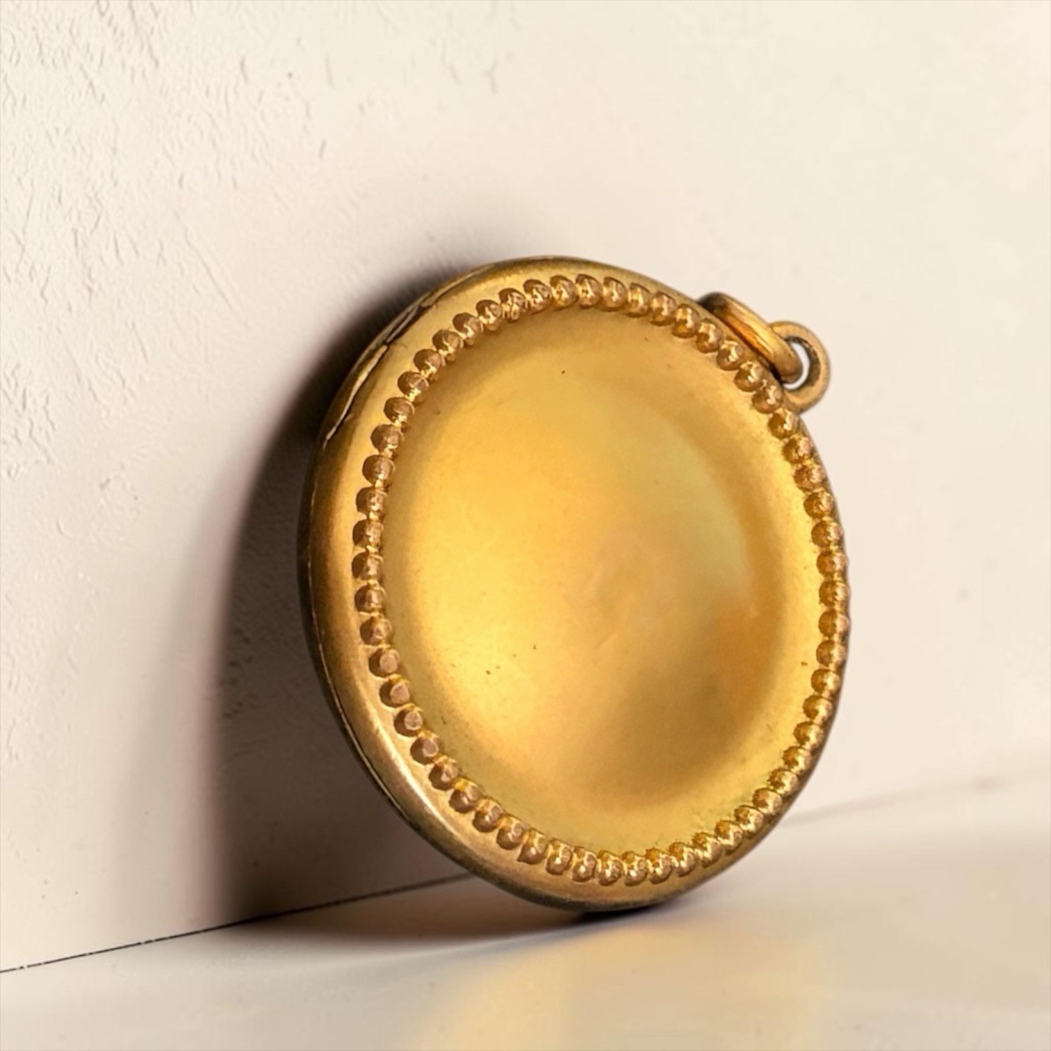 Repoussé Art Nouveau Locket 14kt Gold Filled With Photo Ornate