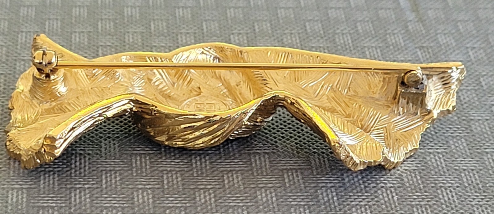 Vintage Givenchy Brooch – Knot
