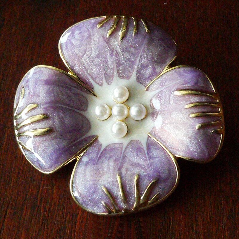 Retro Butterfly Flower Pearl Brooch Antique Engraved Vintage Pins Jewelry