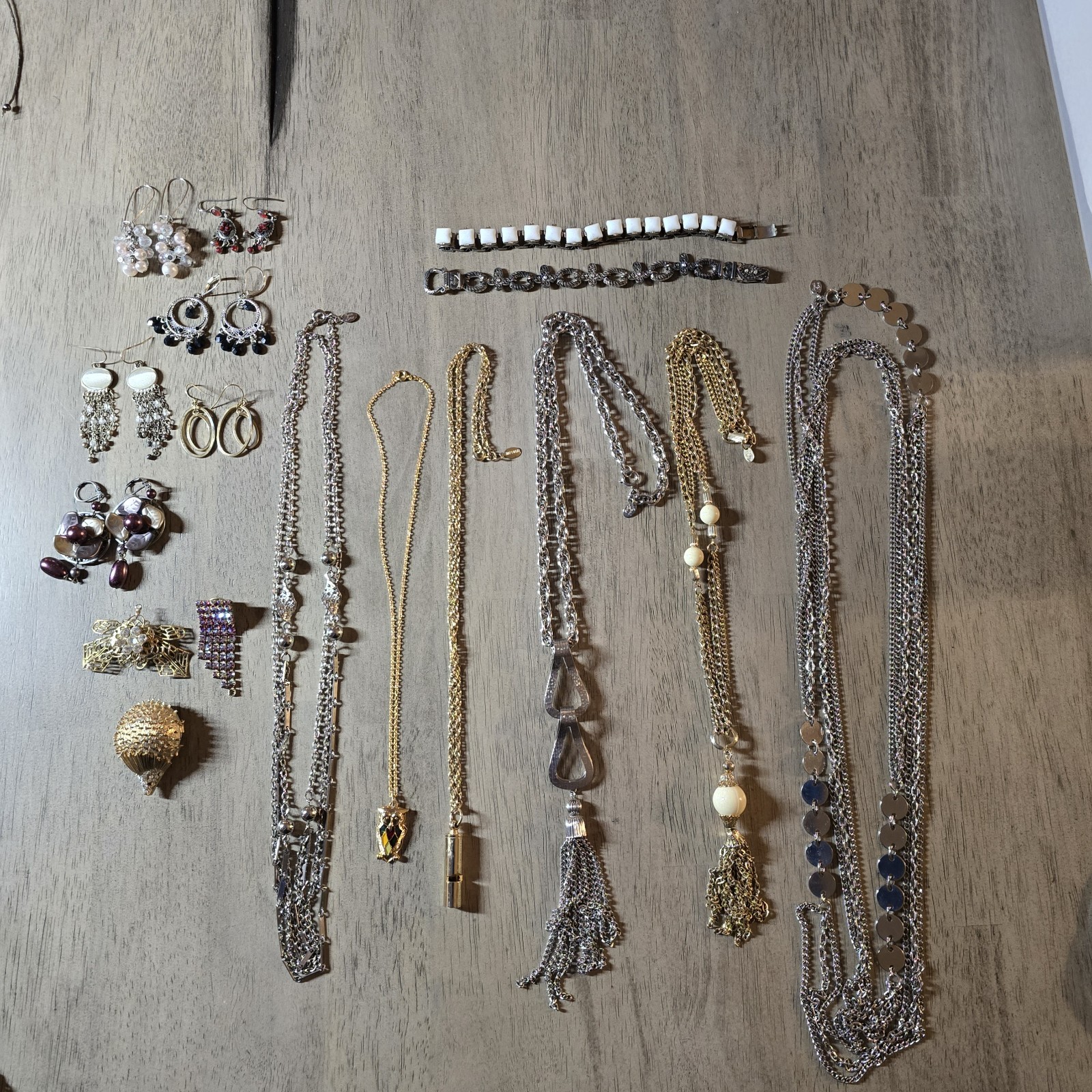VINTAGE ASSORTED JEWELRY LOT / 17 Pieces