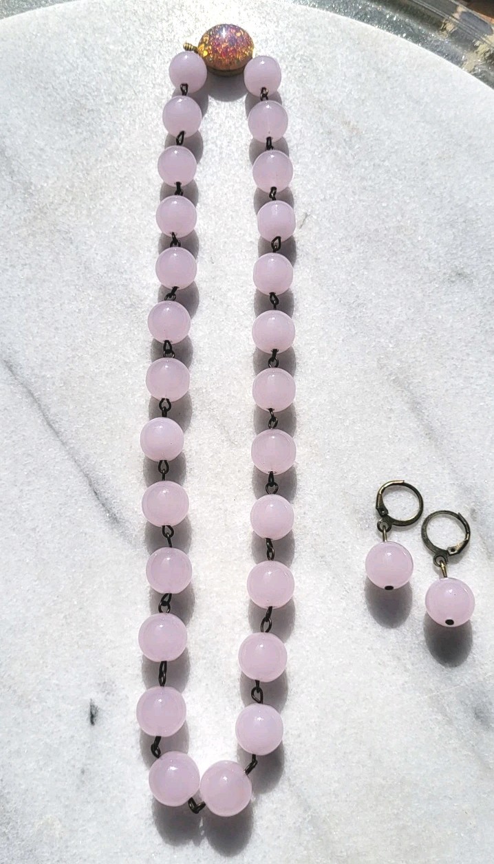 SALE! VINTAGE PINK OPALINE GLASS BEAD NECKLACE SET OPAL FOIL GLASS CAB CLASP