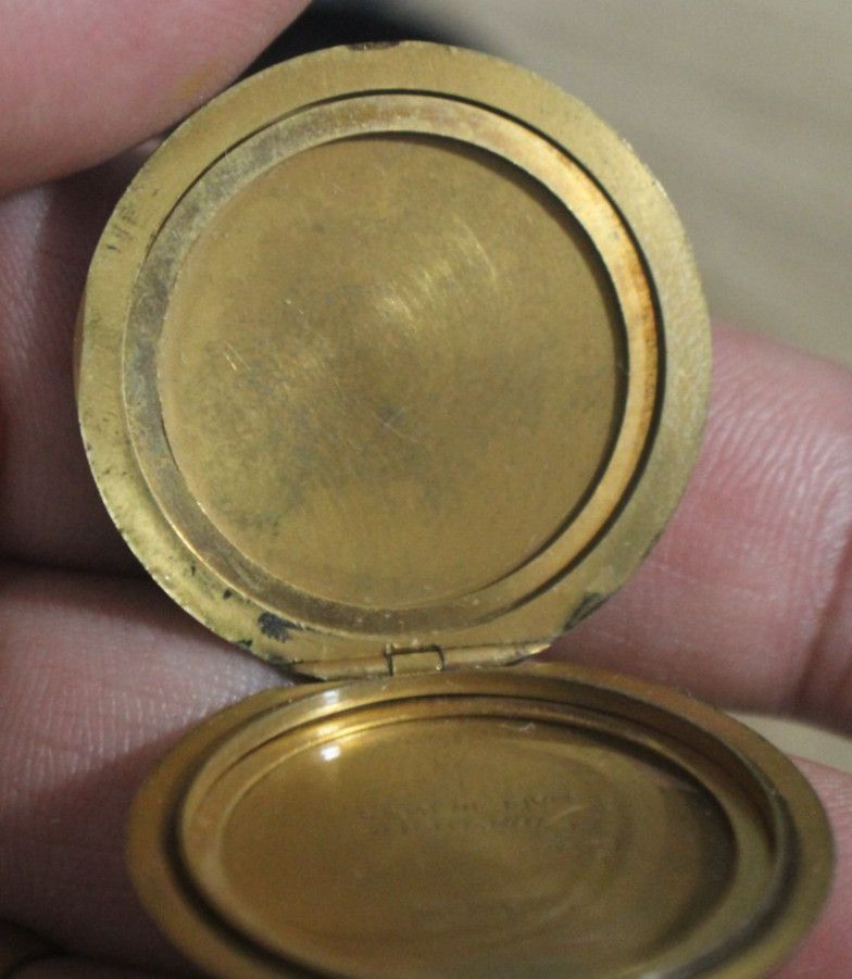 Wonderful Gold Filled ‘NAPOLEON’ Elgin American Double Photo Locket Pendant