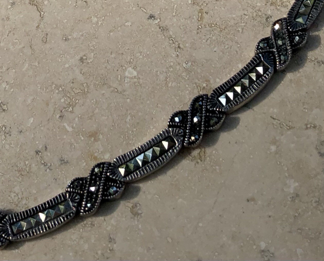 💥🥰❤️‍🔥Authentic VINTAGE STERLING SILVER 925 MARCASITE KISS X Link Necklace