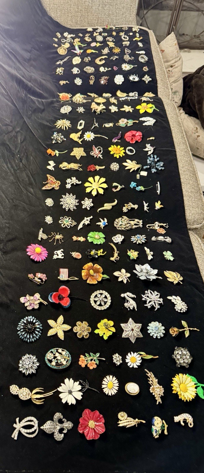 175 Pieces Estate Collection Vintage Brooches Coro, Kramer, Gerry’s, Ora Lisner
