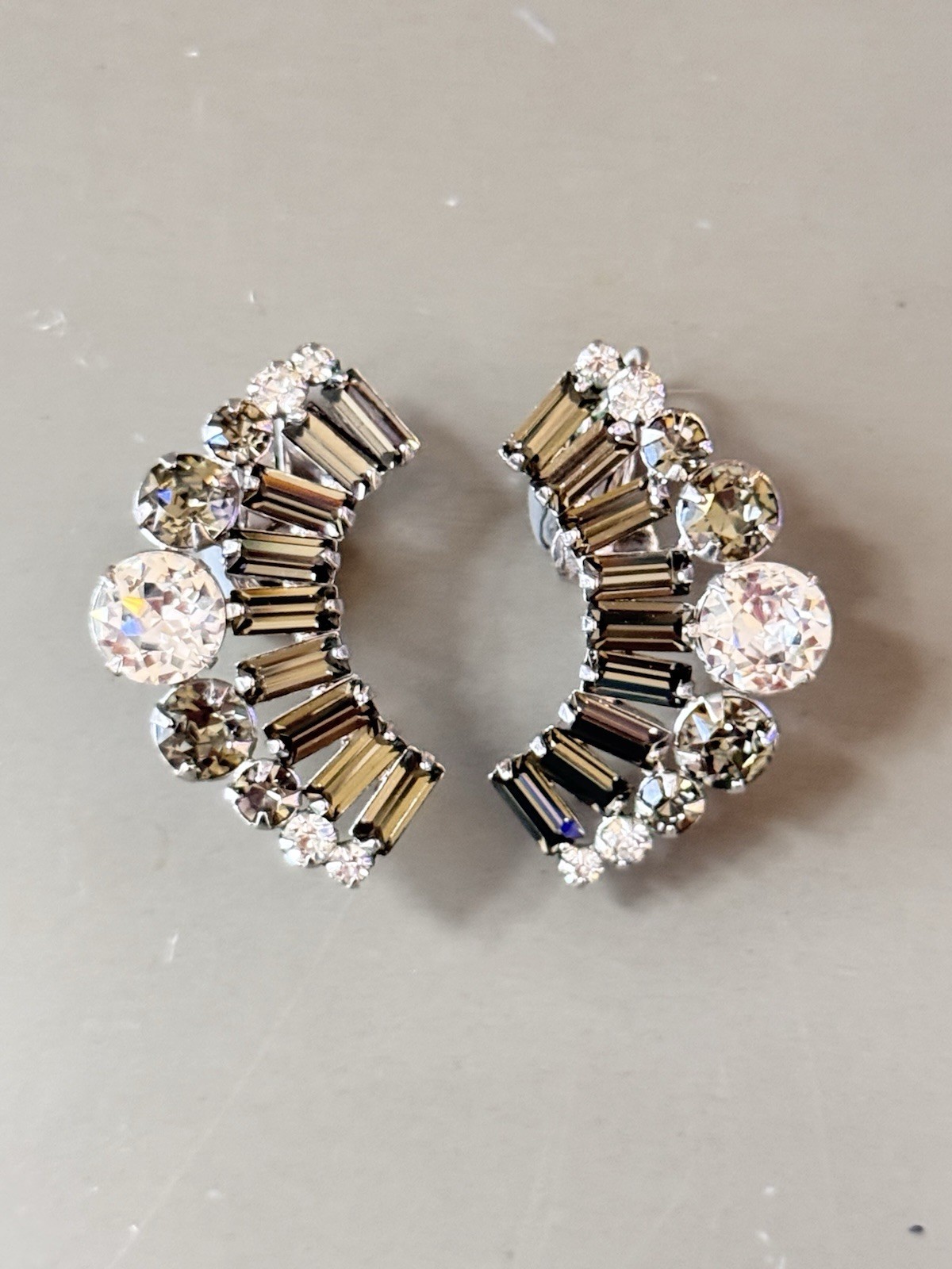 Vintage Signed HATTIE CARNEGIE Gray & Clear Crystal Brooch & Earring Set