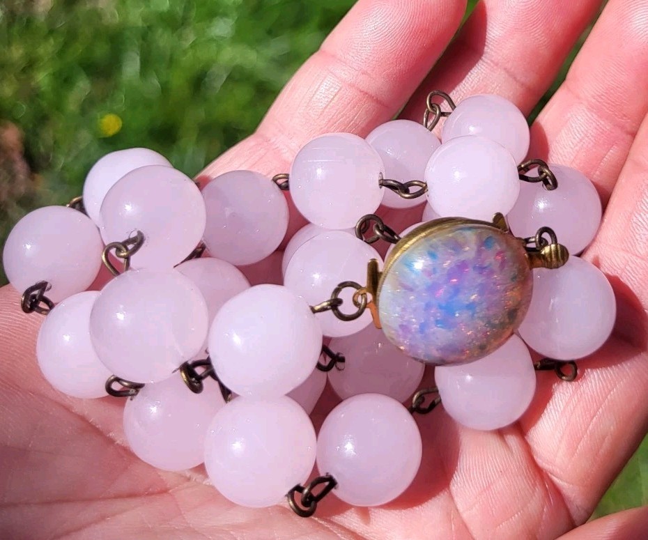 SALE! VINTAGE PINK OPALINE GLASS BEAD NECKLACE SET OPAL FOIL GLASS CAB CLASP
