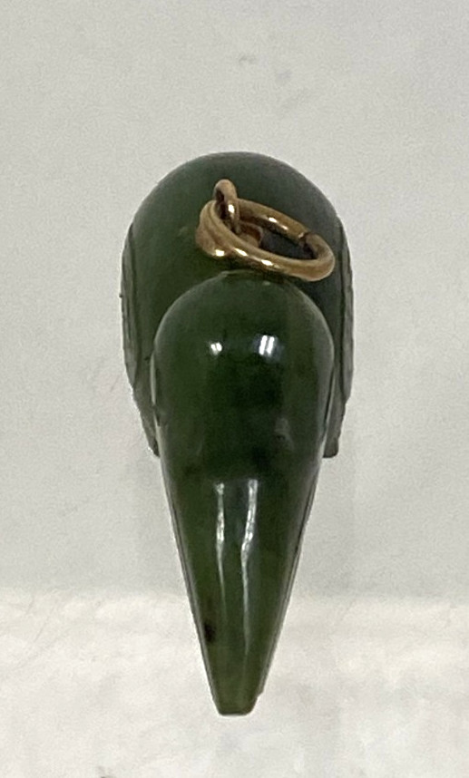 Vintage Carved Jade Jadeite Figural Kiwi Bird Pendant Charm 1 1/8″ Long