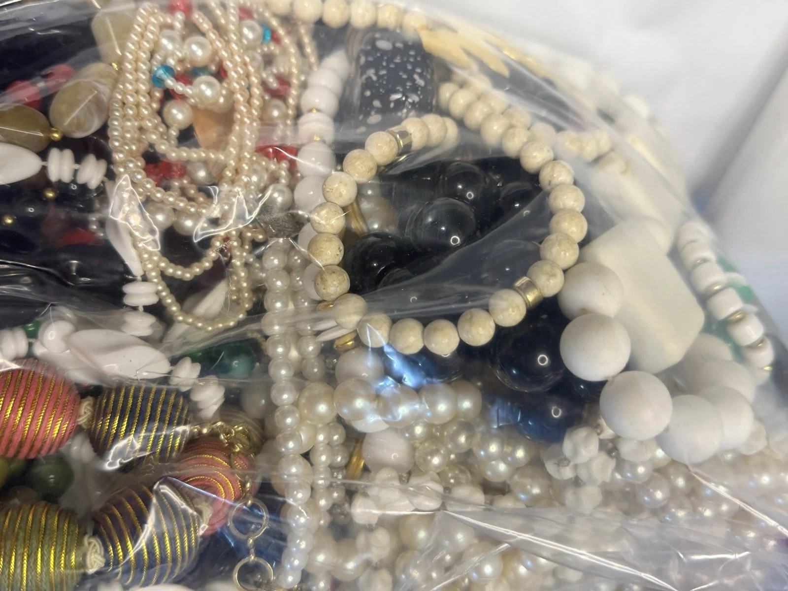 14Lbs Vintage Mod WEAR Sell Signed Unsigned Necklaces Pearl Bead Stone Lucite