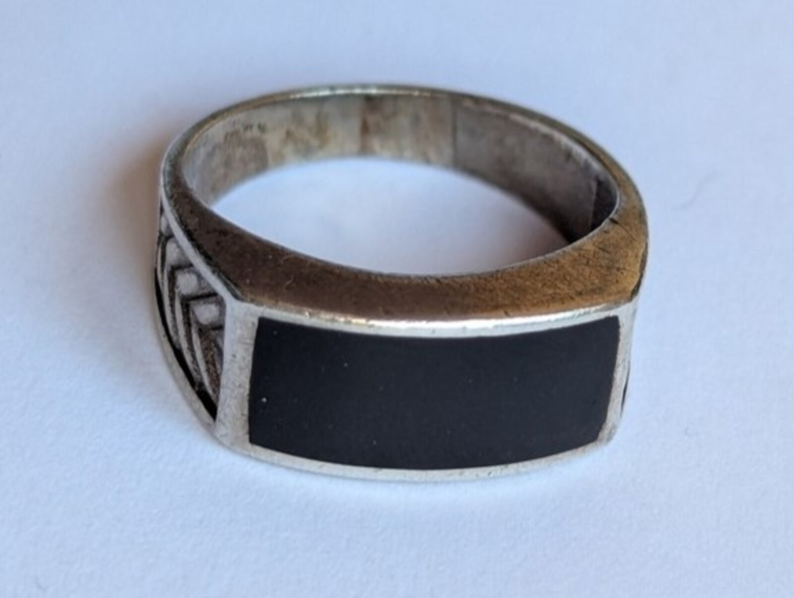 Vintage men’s ring sterling silver 925 Size 8.5 Weight 6 g. Black Onyx.