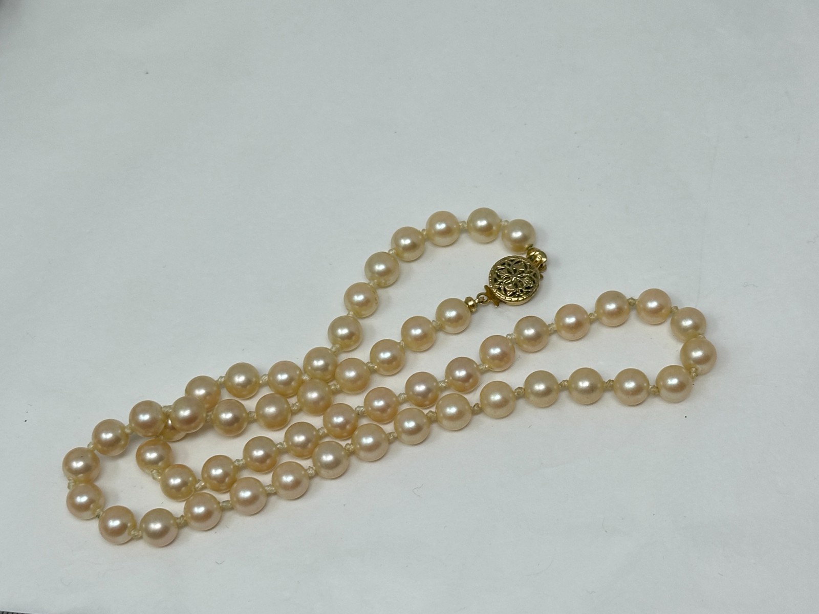 Vintage 6mm Blonde Faux Pearl Beaded 16″ Necklace Gold Tone Clasp