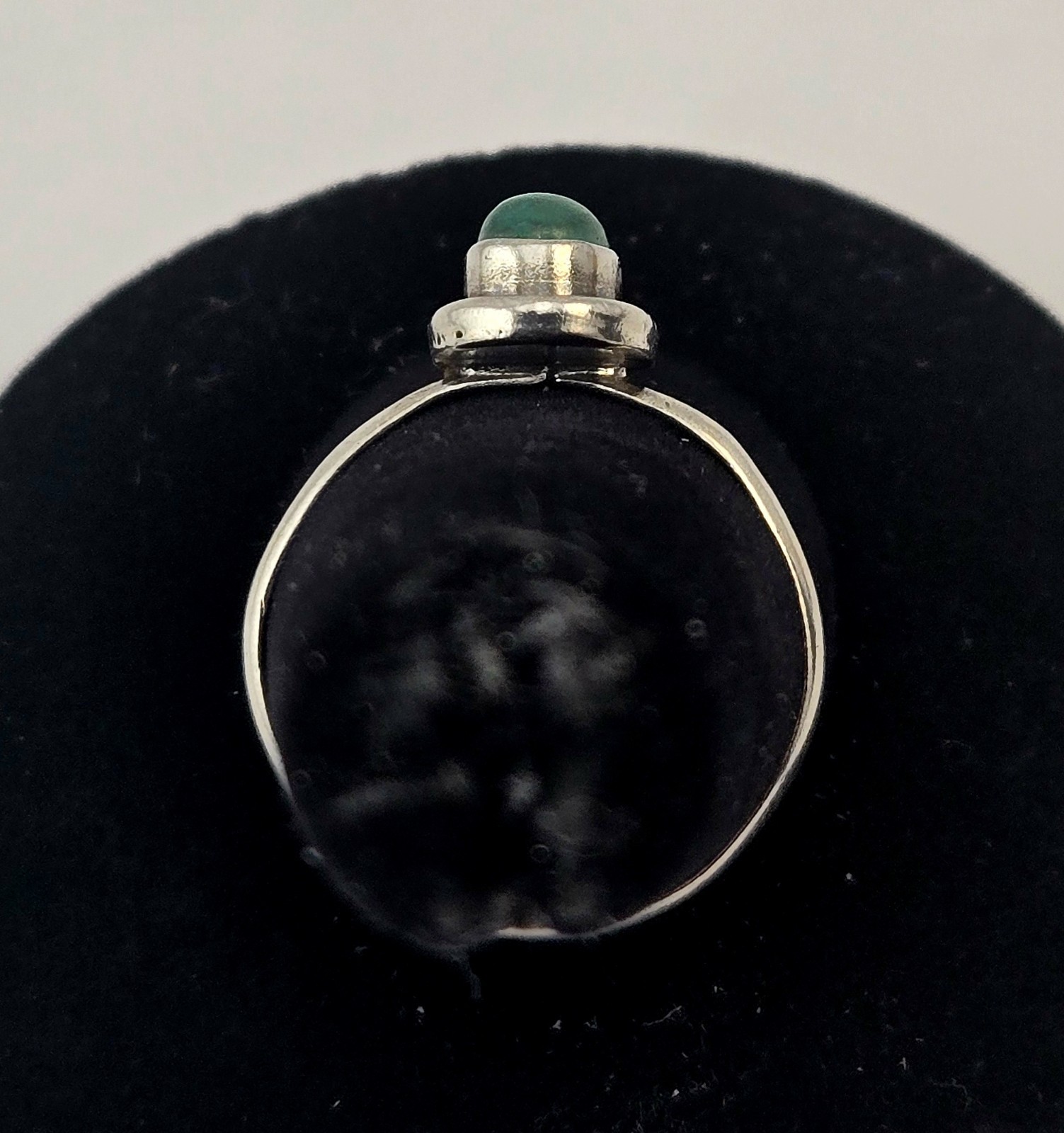 Vintage Sterling Silver Malachite Cabochon Native Ring Size 8.5 – 2.6g