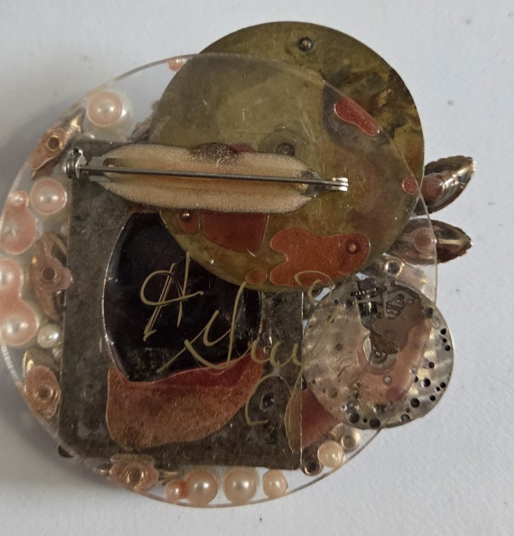 AMAZING UNIQUE HANDMADE BROOCH PIN STEAMPUNK CAMEO DIALS PEARLS 3 X 3.5