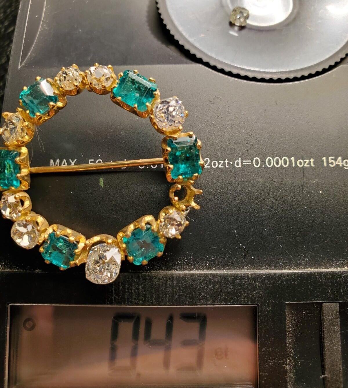 Original EARTH MINED DIAMOND EMERALD BROOCH Circle Deco Antique SOLID 18K GOLD