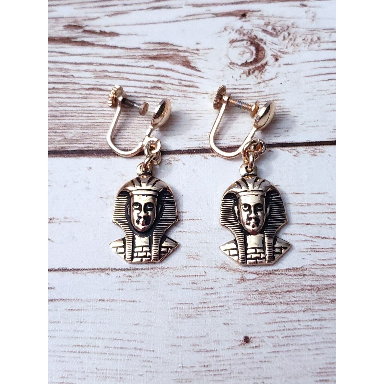 Vintage Screw On Earrings – Egyptian Pharaoh Design Dangle
