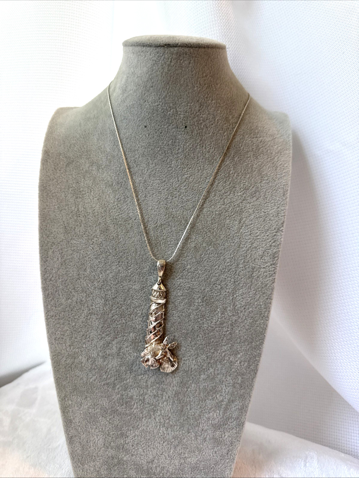 VTG Silver 18KGP herringbone chain 90s lighthouse starfish beach pendant cruise