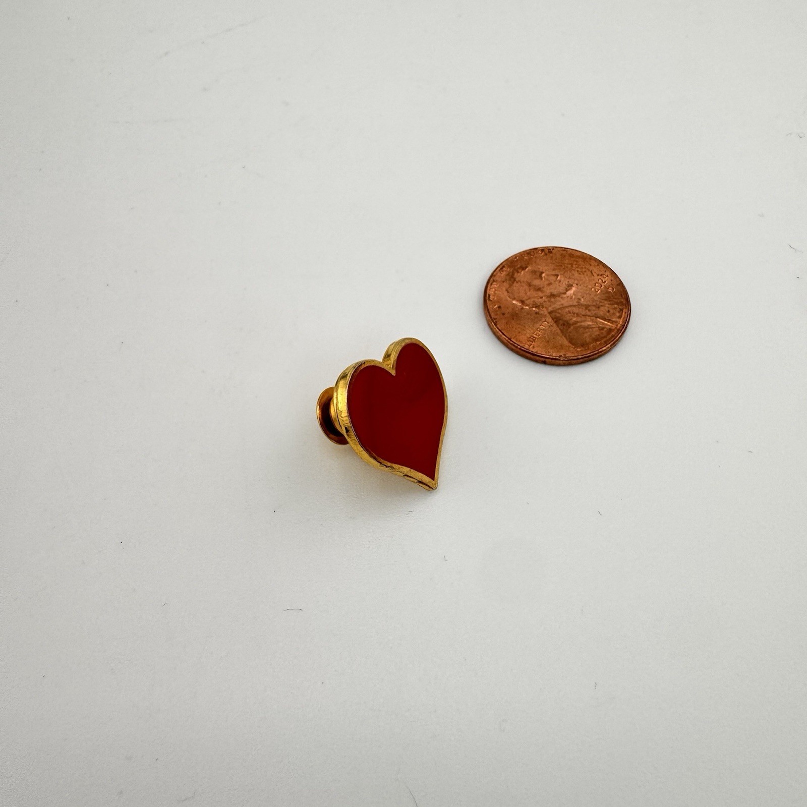 1980’s Vintage Hallmark Metal Brooch Red & Gold Heart Pin Valentine’s Day