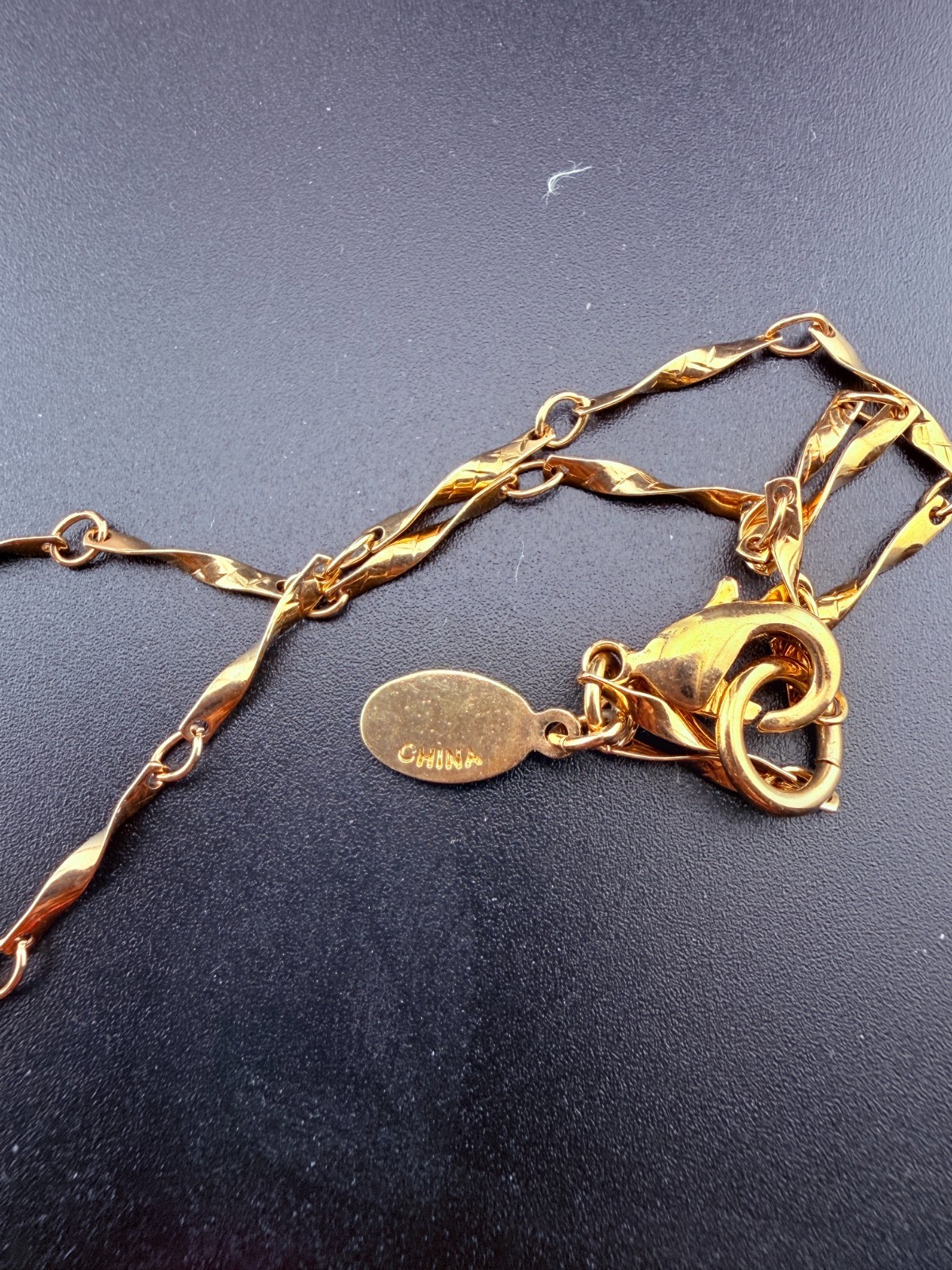 Nolan Miller Long Necklace Vtg Gold Tone Pink Faceted Acrylic/Resin Bead Signed