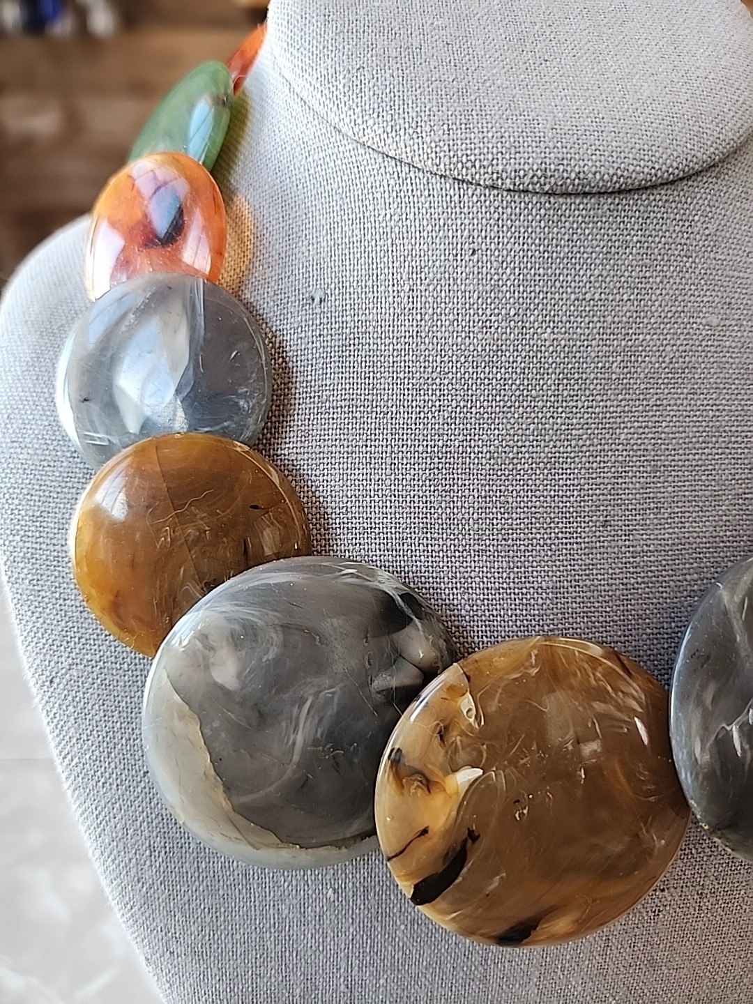 Vintage Lucite Round Flat Graduated Bead Necklace Multicolor Disc 21 in. Light