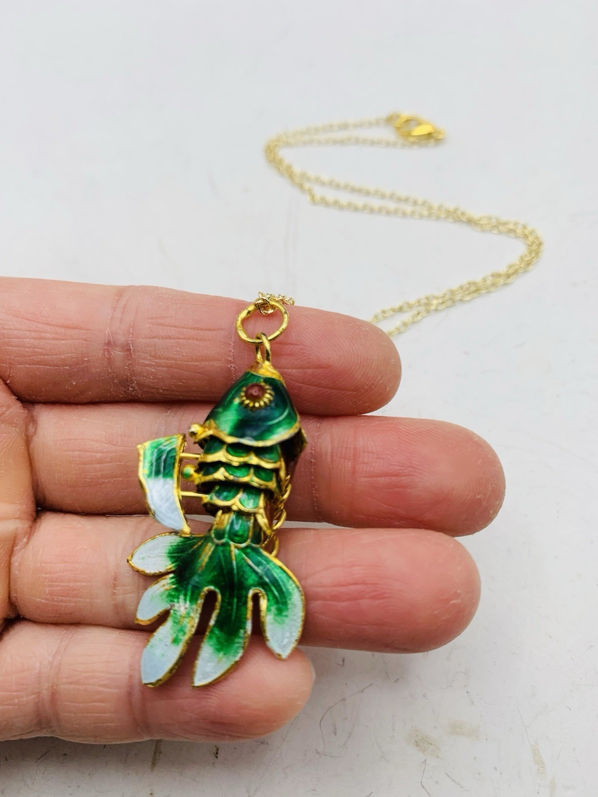 Vintage Lucky Asian Chinese Enamel Articulated Green Gold Tone Fish 16” Necklace
